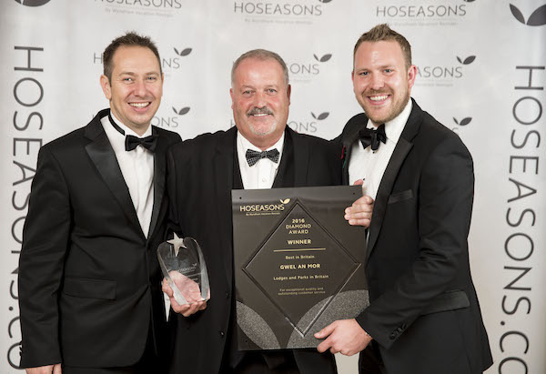Bill Haslam, owner at Gwel an Mor (centre) with Hoseasons’ property and portfolio director Mark Warnes, (left) and head of product, Kevin Baxter 